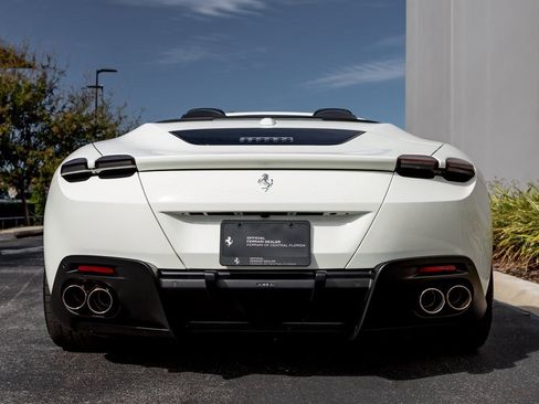 Used 2024 Ferrari Roma Spider image 5