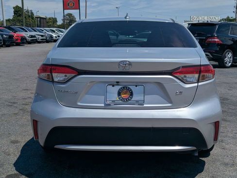 Used 2021 Toyota Corolla LE FWD image 6