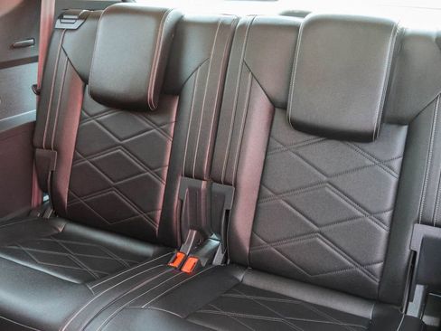 Used 2025 Volkswagen Atlas SE FWD image 10
