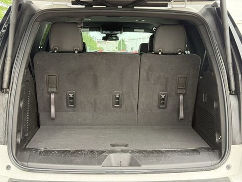 Used 2024 Chevrolet Tahoe LT RWD image 33