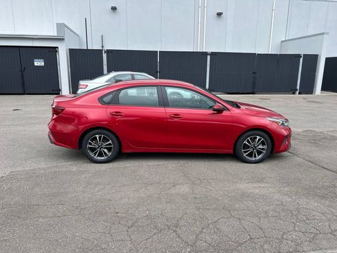 Used 2024 Kia Forte LXS w/ LXS Technology Package FWD image 2