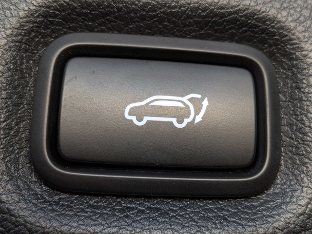 Used 2023 Hyundai Santa Fe SEL w/ Premium Package FWD image 19