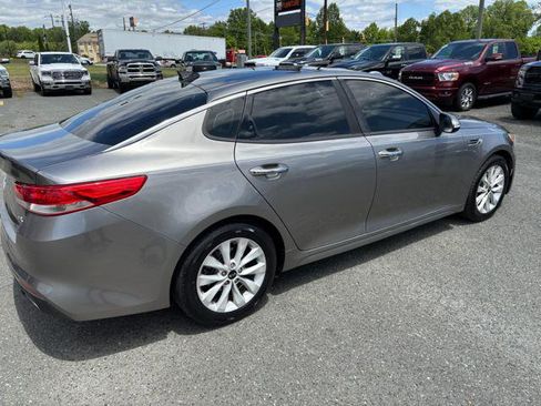Used 2016 Kia Optima EX w/ Premium Package FWD image 4