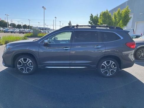 Used 2023 Subaru Ascent Touring AWD/4WD image 8