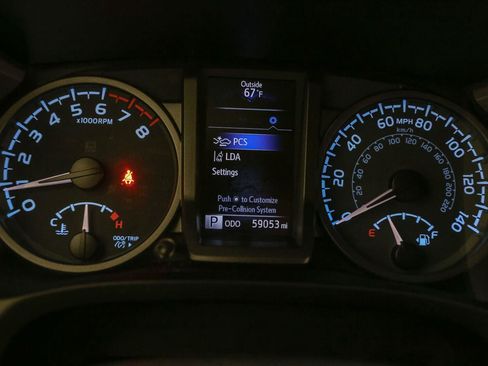 Used 2020 Toyota Tacoma TRD Off-Road w/ Technology Package AWD/4WD image 32