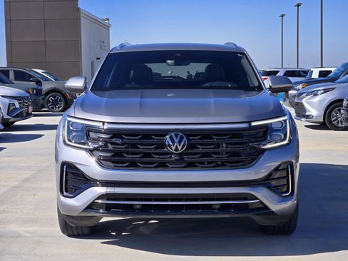 Used 2024 Volkswagen Atlas Cross Sport SEL Premium R-Line image 2