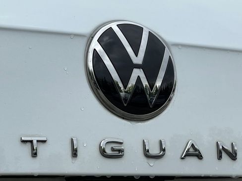 Used 2023 Volkswagen Tiguan SE R-Line AWD/4WD image 42