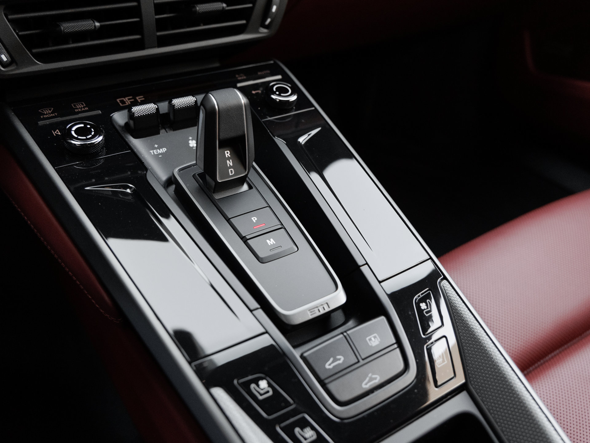 Certified 2025 Porsche 911 Carrera RWD image 24