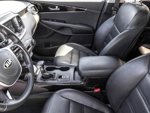 Used 2020 Kia Sorento EX FWD image 11
