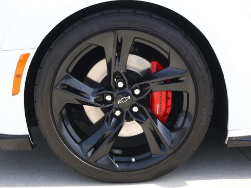 Used 2021 Chevrolet Camaro SS image 8