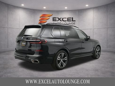 Used 2023 BMW X7 xDrive40i w/ M Sport Package AWD/4WD image 9