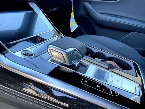 New 2026 Audi Q8 Premium Plus image 7