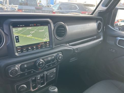 Used 2021 Jeep Gladiator Sport image 45
