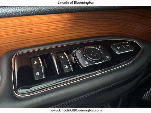 Used 2019 Lincoln Navigator Select AWD/4WD image 45