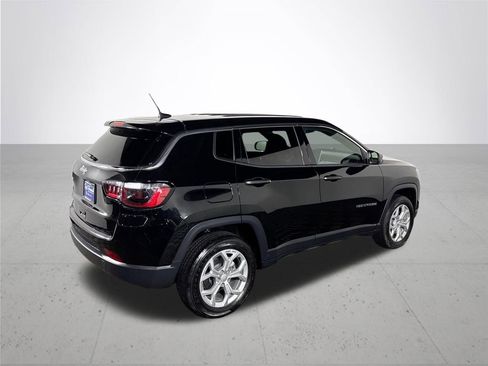 Used 2024 Jeep Compass Sport AWD/4WD image 6