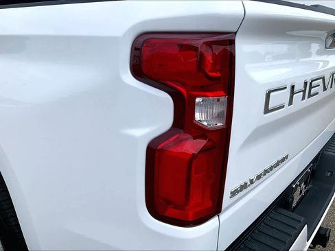 Used 2021 Chevrolet Silverado 1500 Custom RWD image 29