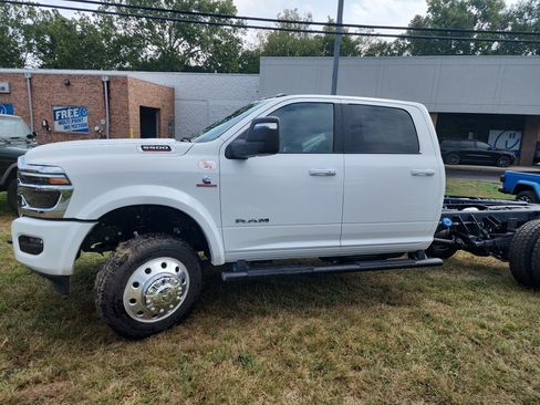 New 2026 RAM 5500 Laramie w/ Laramie Trim Package image 20
