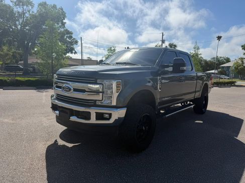 Used 2019 Ford F250 Lariat w/ Lariat Value Package AWD/4WD image 2
