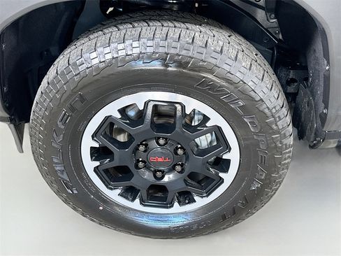 Used 2025 Toyota 4Runner TRD Off-Road image 8