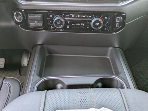 Used 2025 Chevrolet Silverado 2500 High Country w/ Technology Package image 20