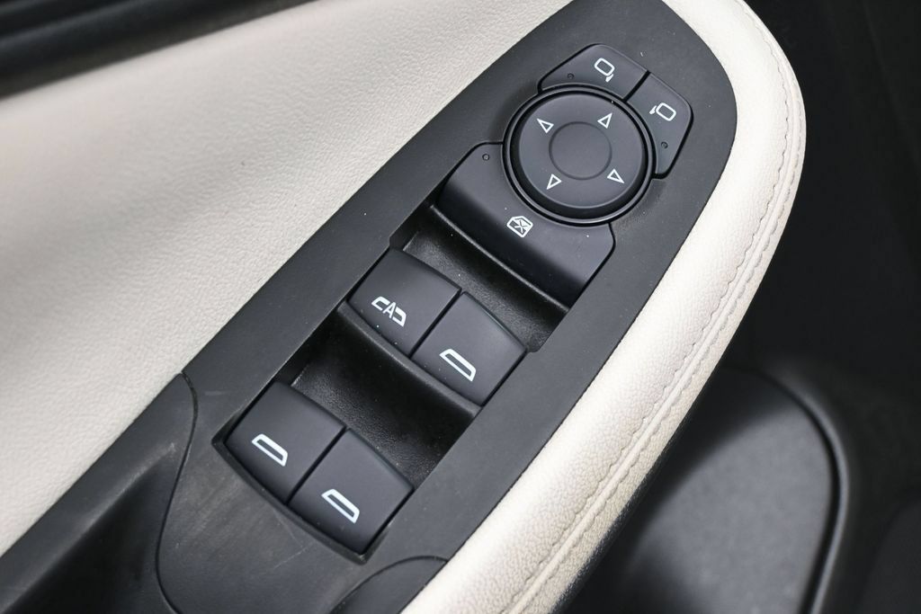 Used 2024 Buick Encore GX Sport Touring FWD image 13
