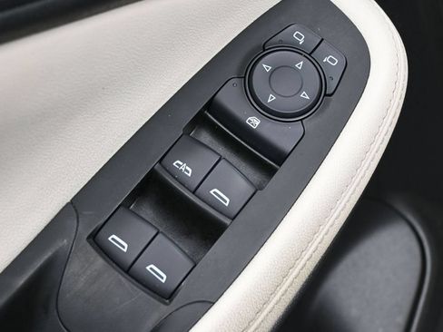 Used 2024 Buick Encore GX Sport Touring FWD image 13