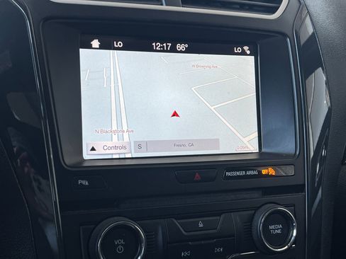 Used 2017 Ford Explorer XLT w/ Equipment Group 202A FWD image 20
