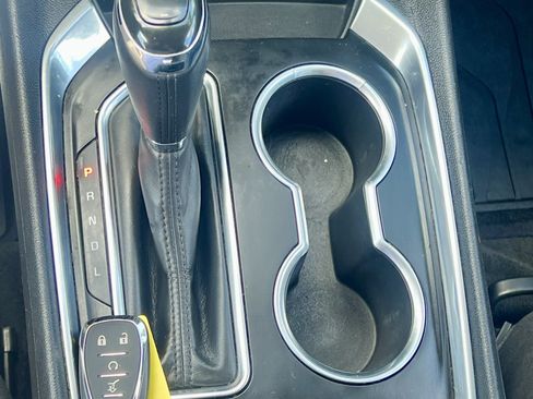 Used 2019 Chevrolet Traverse LT FWD image 13