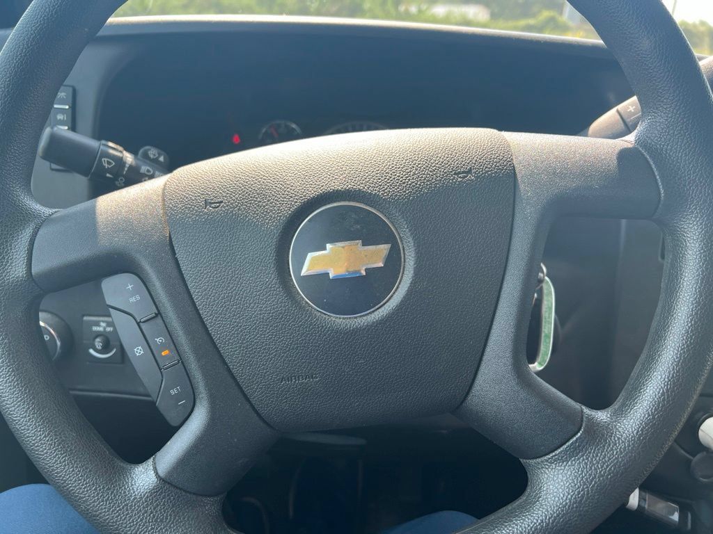Used 2024 Chevrolet Express 3500 w/ Power Convenience Package RWD image 22