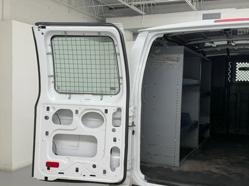 Used 2011 Ford E-150 and Econoline 150 w/ Commercial Cargo Van Pkg image 29