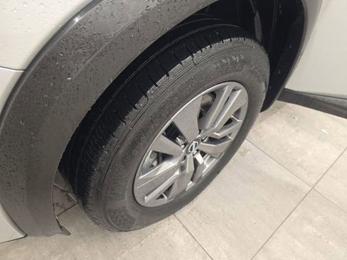 Used 2025 Nissan Pathfinder SV FWD image 39