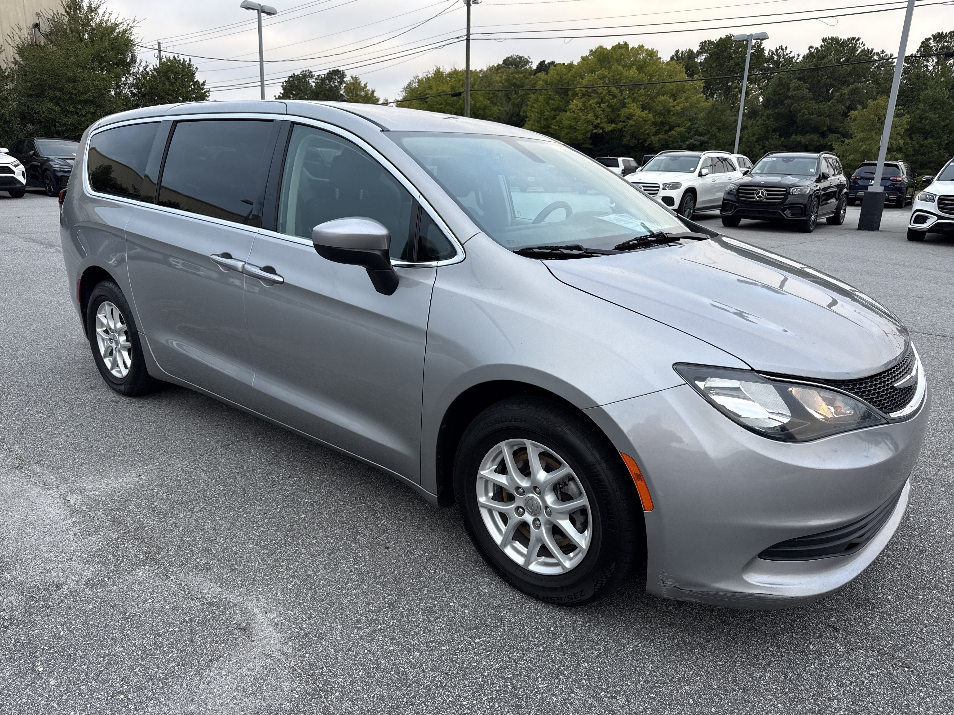 Used 2017 Chrysler Pacifica LX FWD image 14