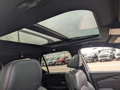 Used 2025 Honda Pilot Black Edition image 11