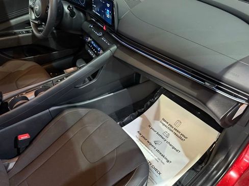 New 2025 Hyundai Elantra SEL image 31