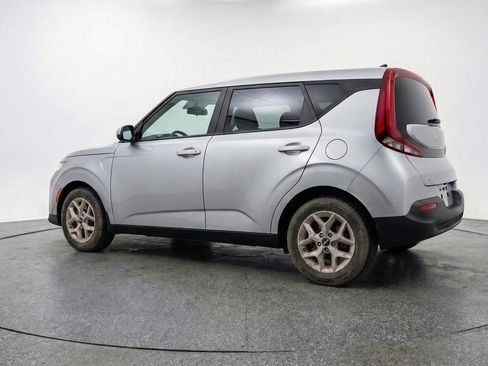 Used 2025 Kia Soul LX w/ LX Technology Package FWD image 6