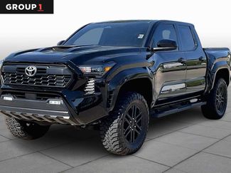 Used 2025 Toyota Tacoma TRD Sport video 1