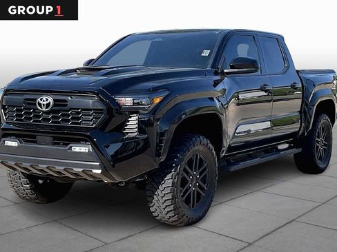 Used 2025 Toyota Tacoma TRD Sport image 1