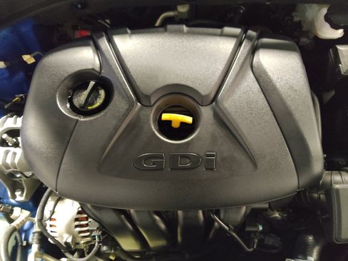 Used 2018 Hyundai Elantra GT FWD image 30
