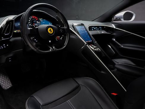 Used 2021 Ferrari Roma RWD image 2