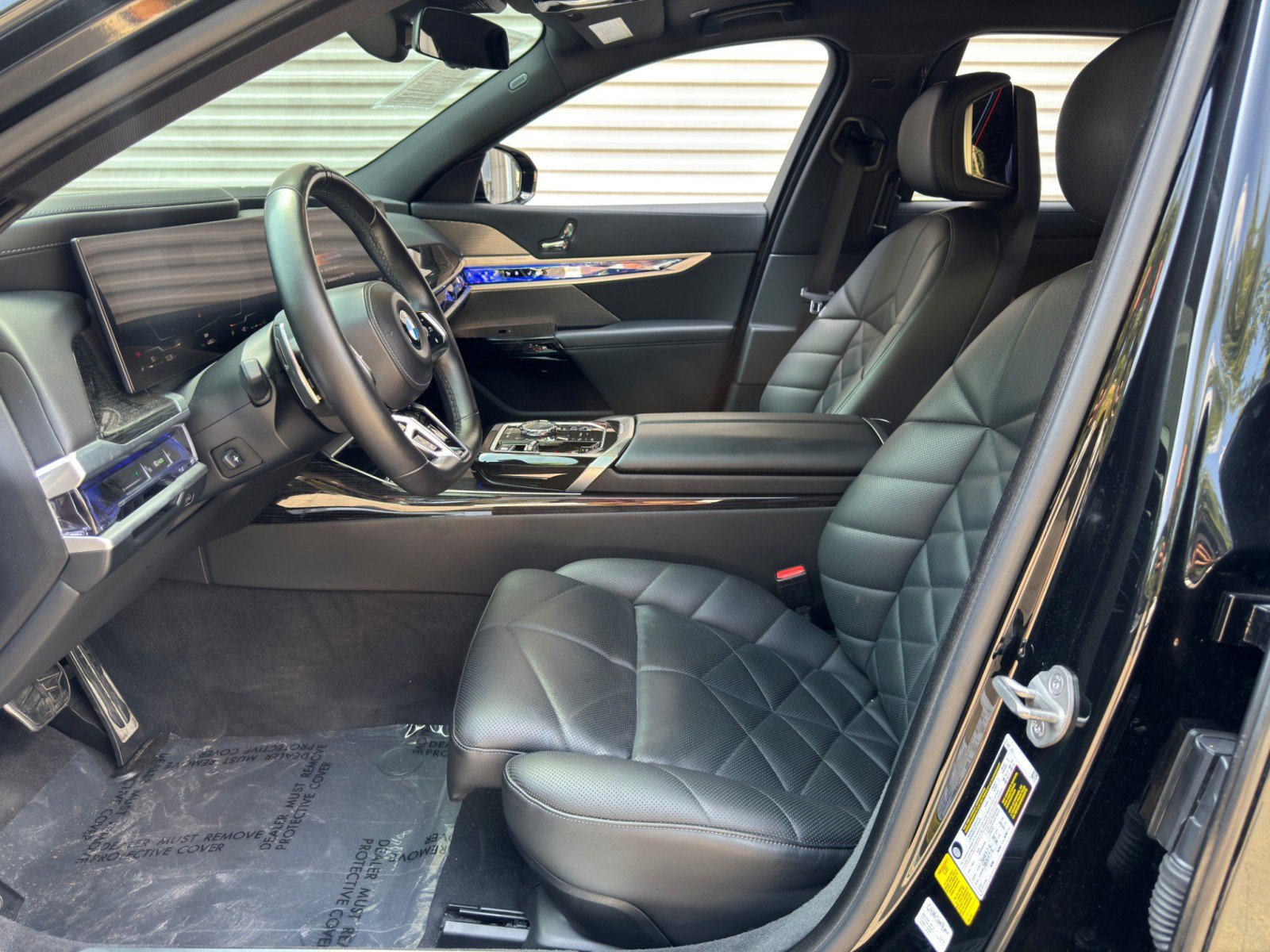 Used 2023 BMW 740i w/ Parking Assistance Package RWD image 17