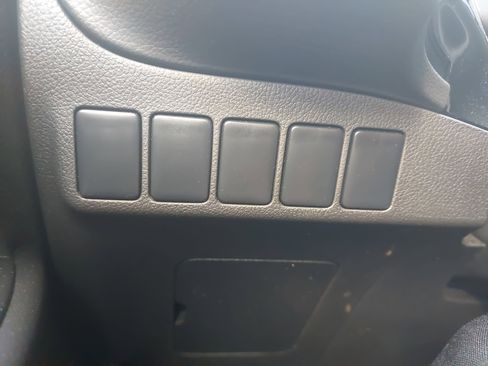 Used 2016 Mitsubishi Outlander ES image 23