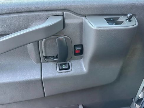 Used 2021 Chevrolet Express 2500 w/ Driver Convenience Package RWD image 16