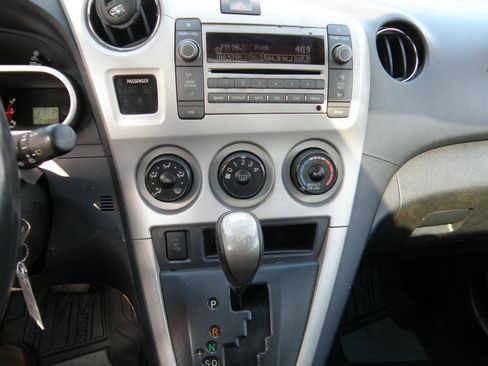 Used 2009 Pontiac Vibe GT image 10