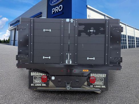 New 2025 Ford F550 4x4 Regular Cab Super Duty image 17