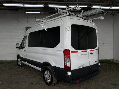 Used 2016 Ford Transit 150 XLT image 3