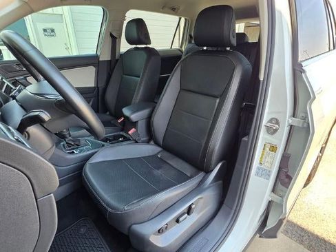 Used 2020 Volkswagen Tiguan SE FWD image 13