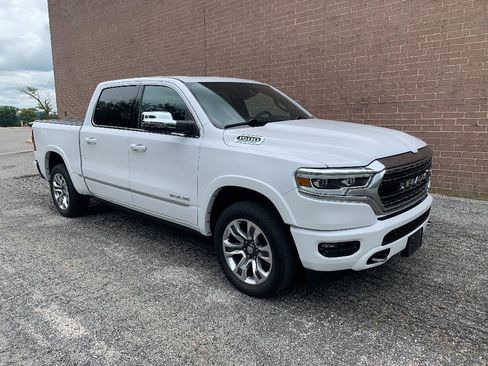 Used 2023 RAM 1500 Limited w/ Body Color Bumper Group AWD/4WD image 8