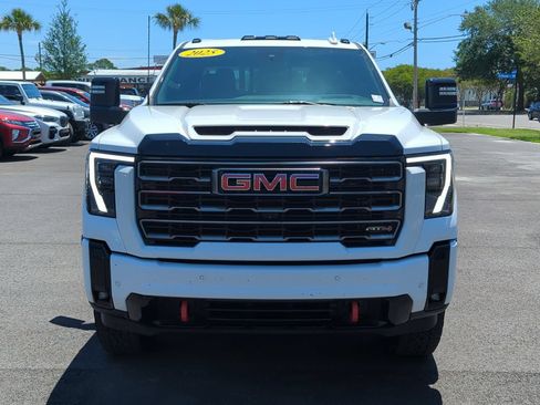 Used 2025 GMC Sierra 2500 AT4 w/ AT4 Premium Plus Package AWD/4WD image 9