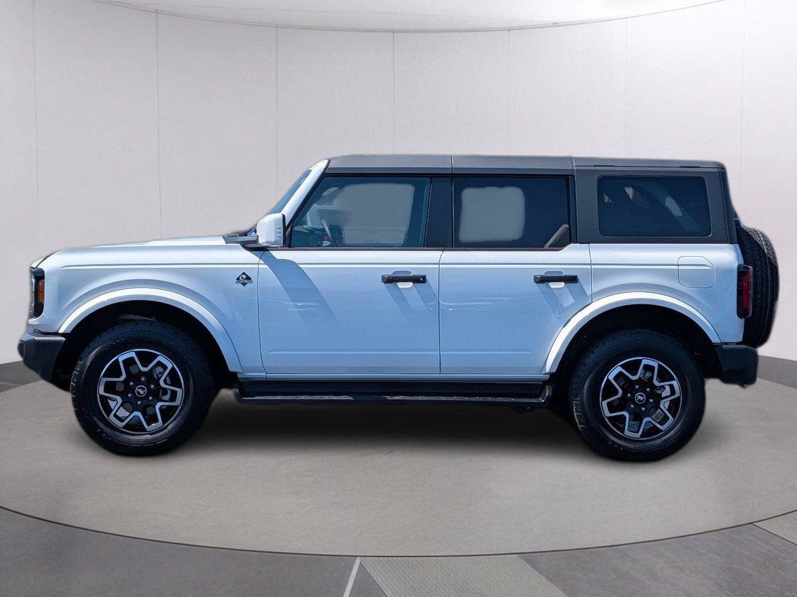 Used 2026 Ford Bronco Outer Banks AWD/4WD image 2