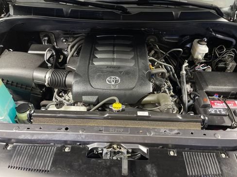 Certified 2017 Toyota Tundra SR5 RWD image 9